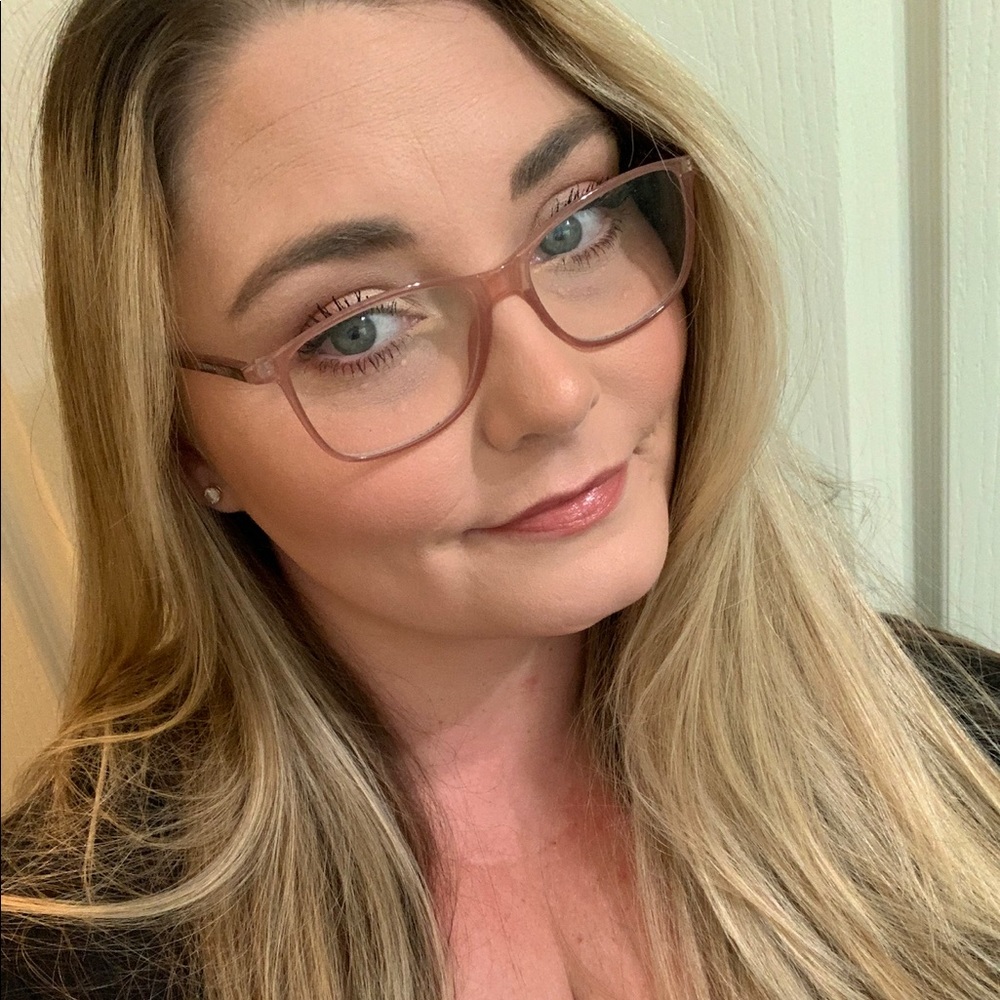 Meet your Posher, Kelly